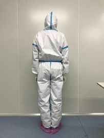 व्यक्तिगत डिस्पोजेबल सुरक्षात्मक गाउन सूट सफेद Coverall विरोधी रासायनिक एजेंटों